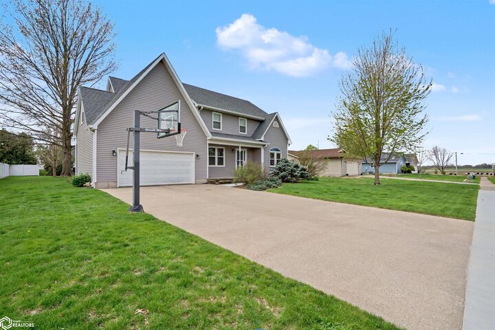 Property Photo:  1713 Navajo Street  IA 52601 