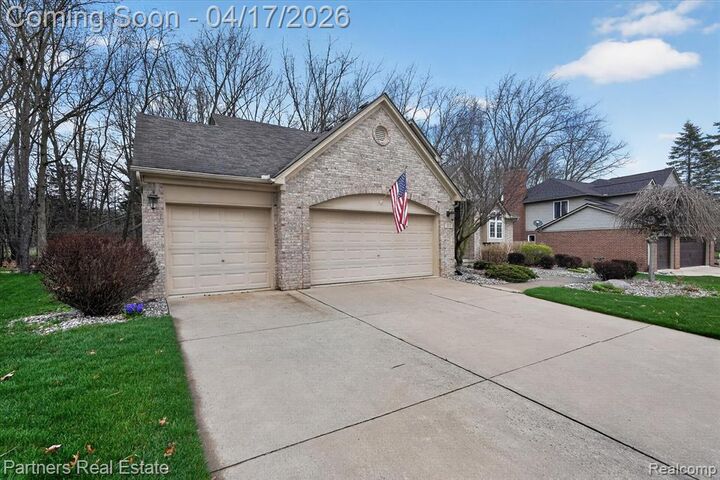 Property Photo:  112 Summer Shade Drive  MI 48843 6000 