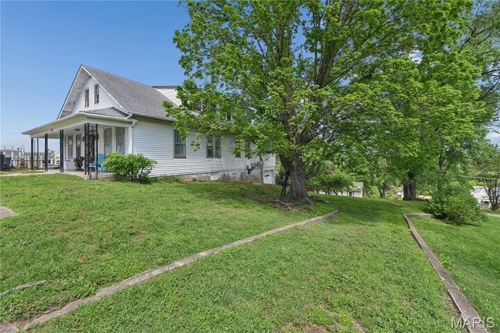Property Photo:  423 E 3rd Street  MO 65041 