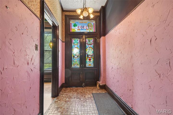 Property Photo:  2303 Arsenal Street  MO 63118 