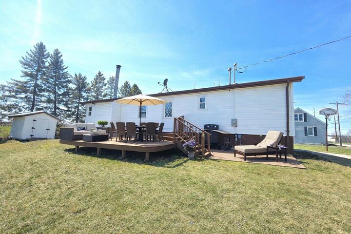 Property Photo:  3015 Viebahn St  WI 54220 