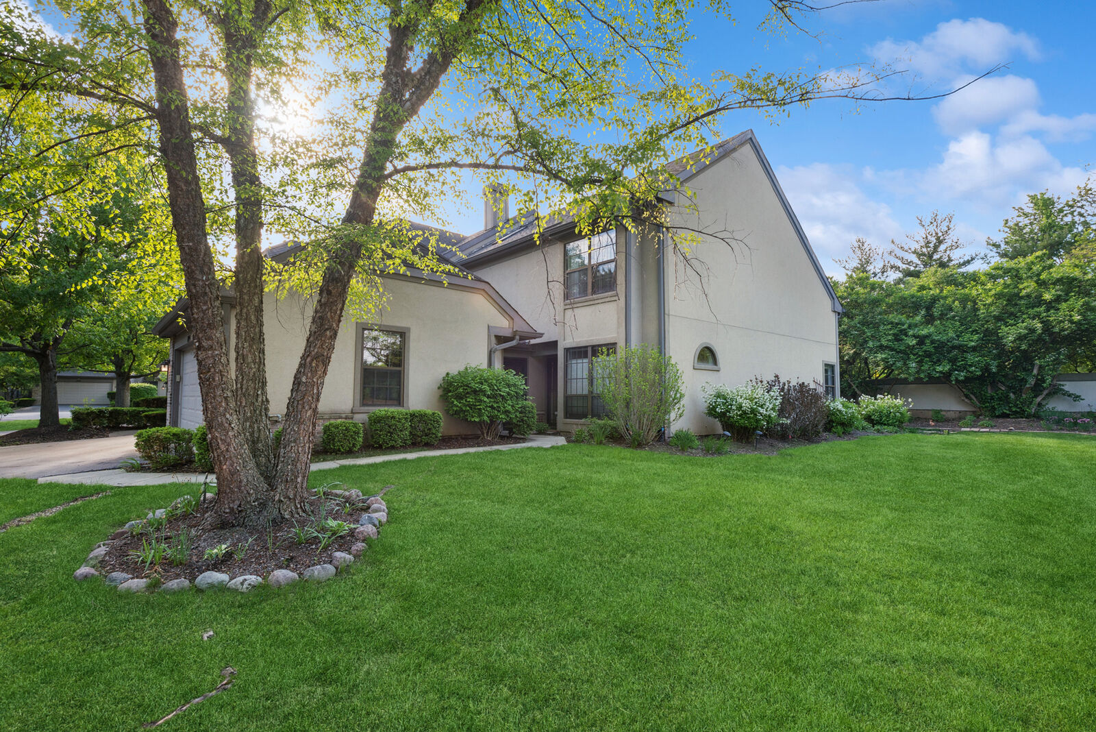 Property Photo:  1204 Hobson Oaks Court 1204  IL 60540 