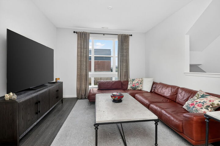 Property Photo:  2213 Venture Drive  IL 60173 