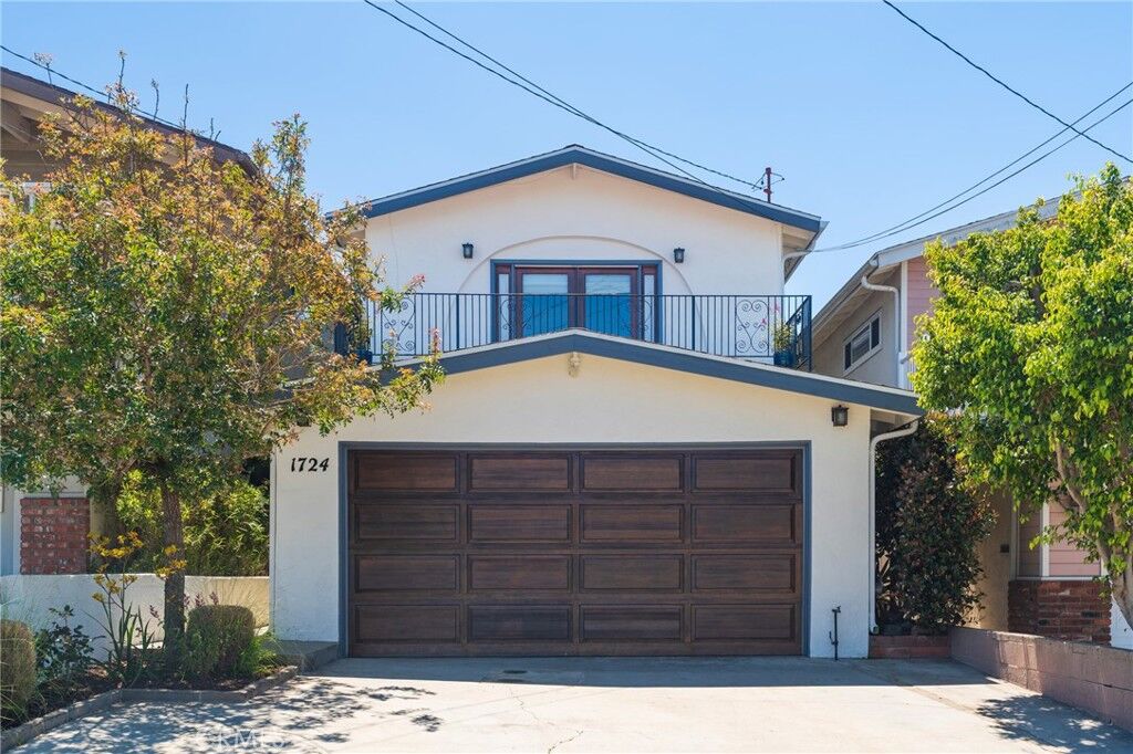 Property Photo:  1724 Van Horne Lane  CA 90278 