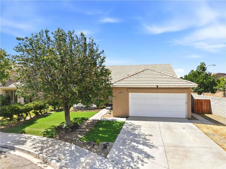 Property Photo:  13859 Appaloosa Court  CA 92394 