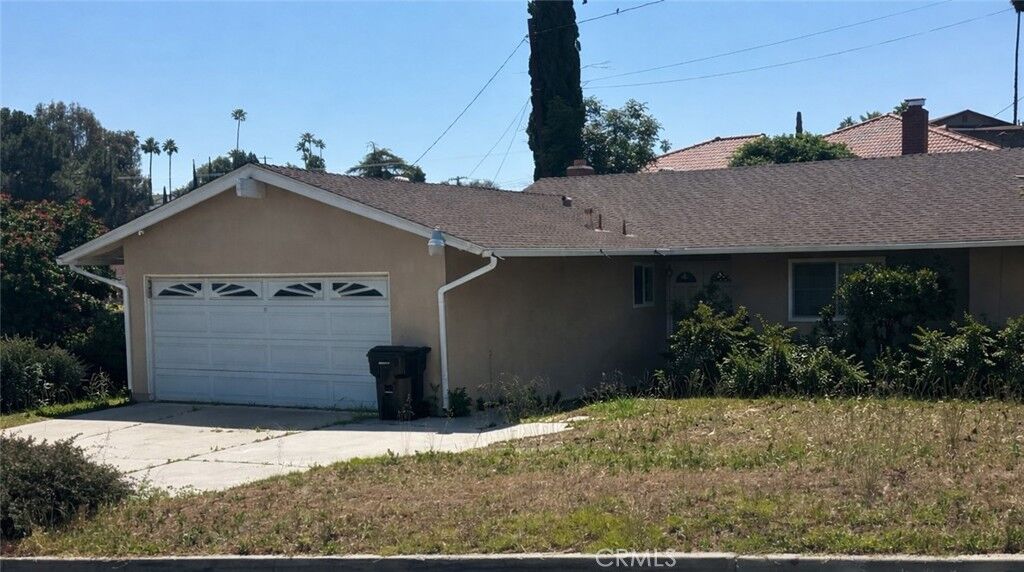 Property Photo:  6726 Avenue De Palma  CA 92509 