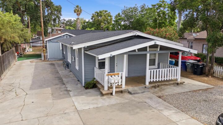 Property Photo:  215 Kelley Street  CA 95354 