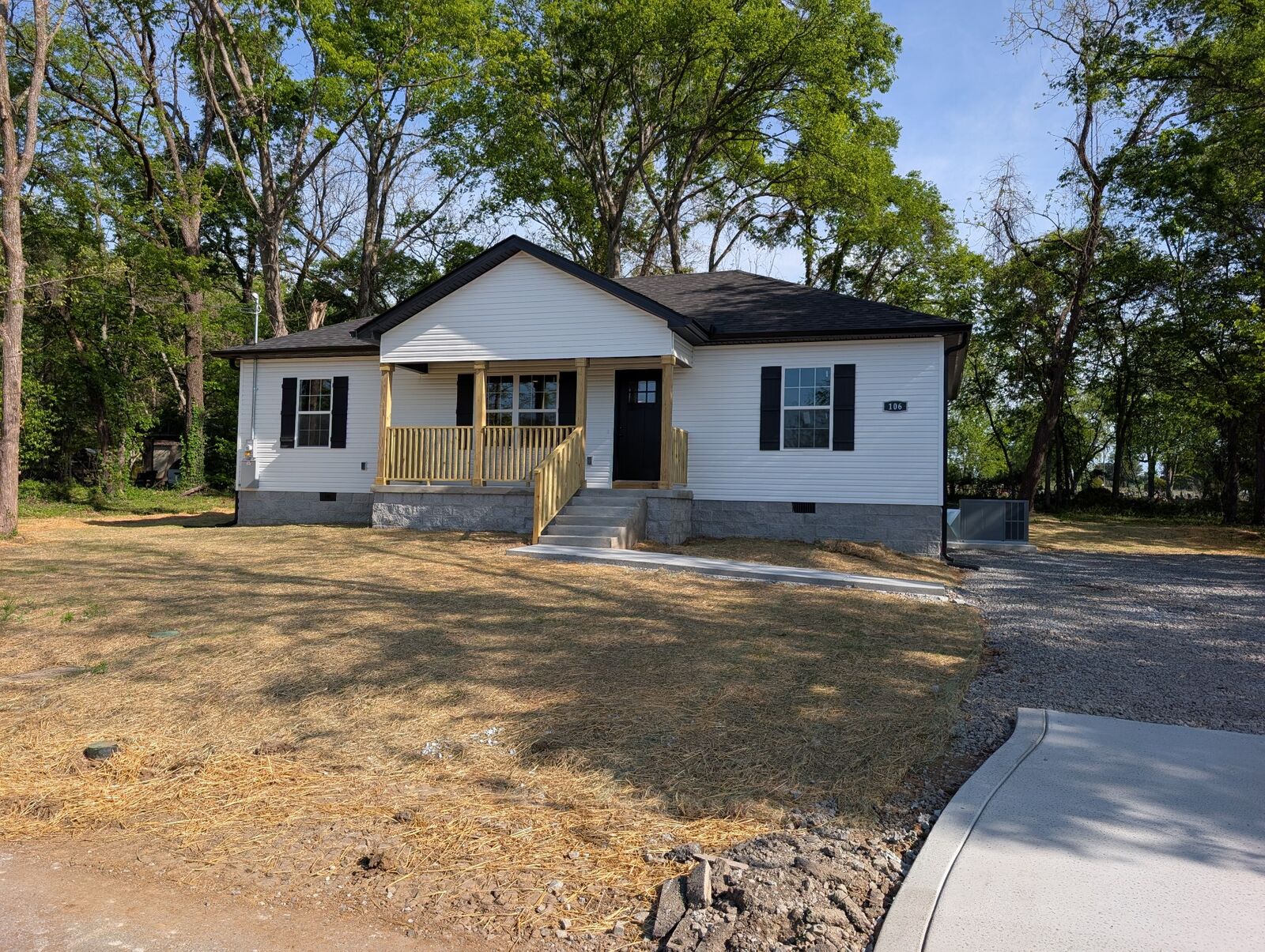 Property Photo:  106 Buckingham Ln  TN 37160 