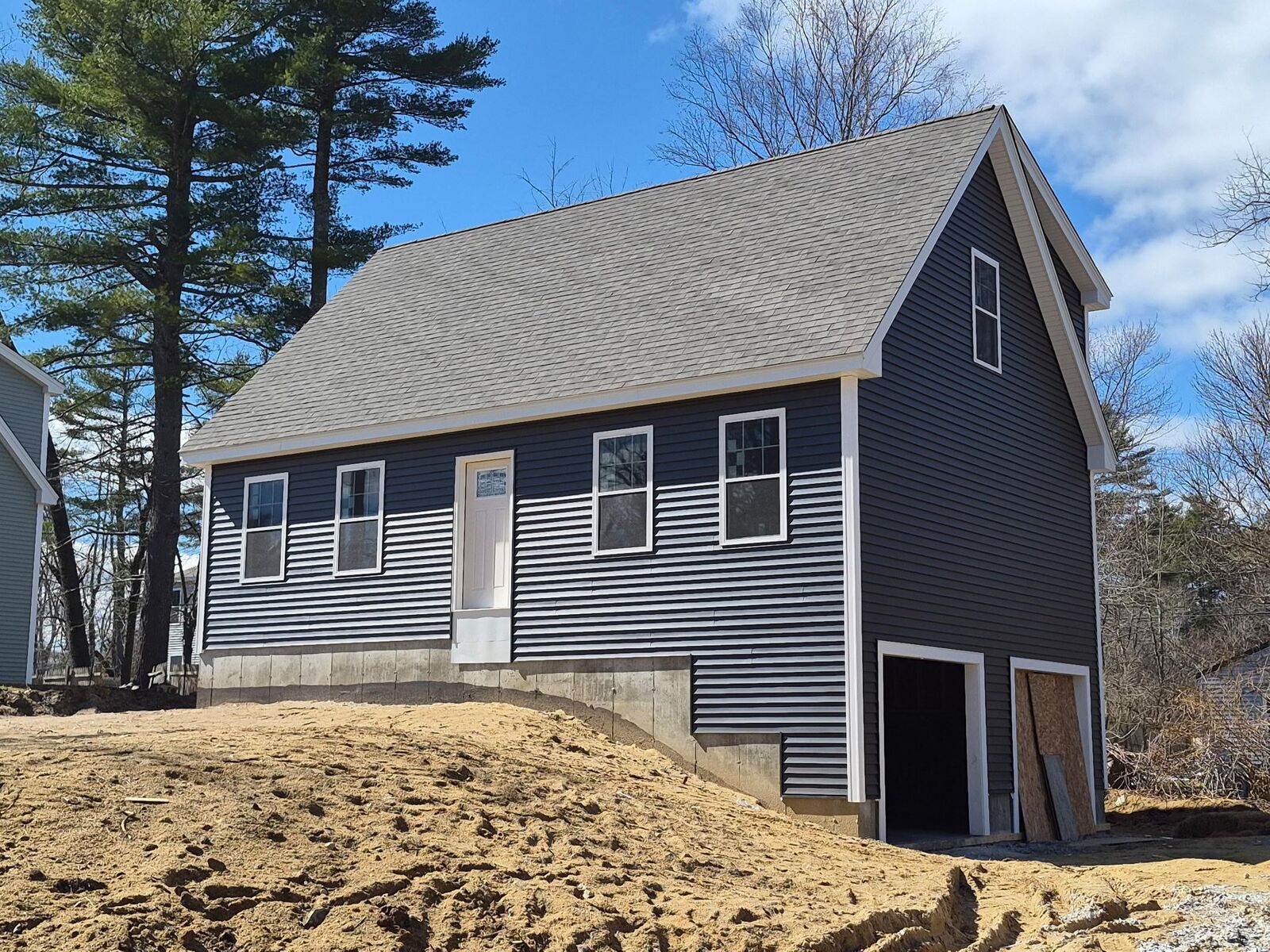Property Photo: 10 Phyllis Avenue NH 03077