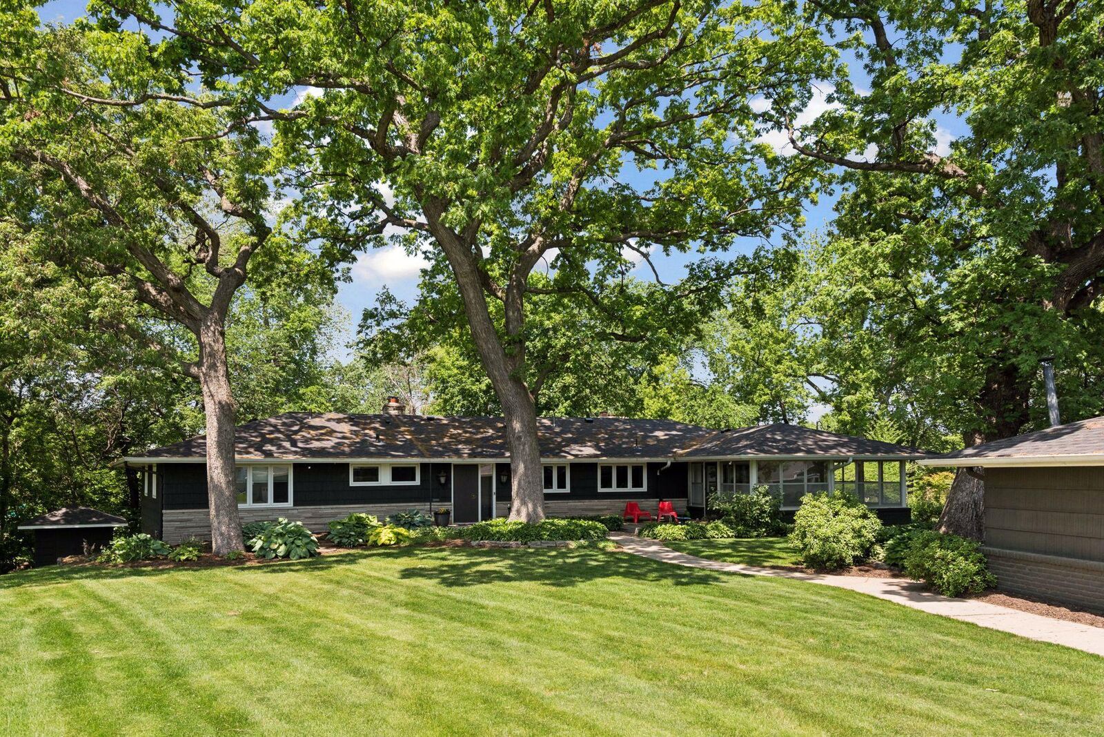 Property Photo:  100 Ottawa Avenue S  MN 55416 