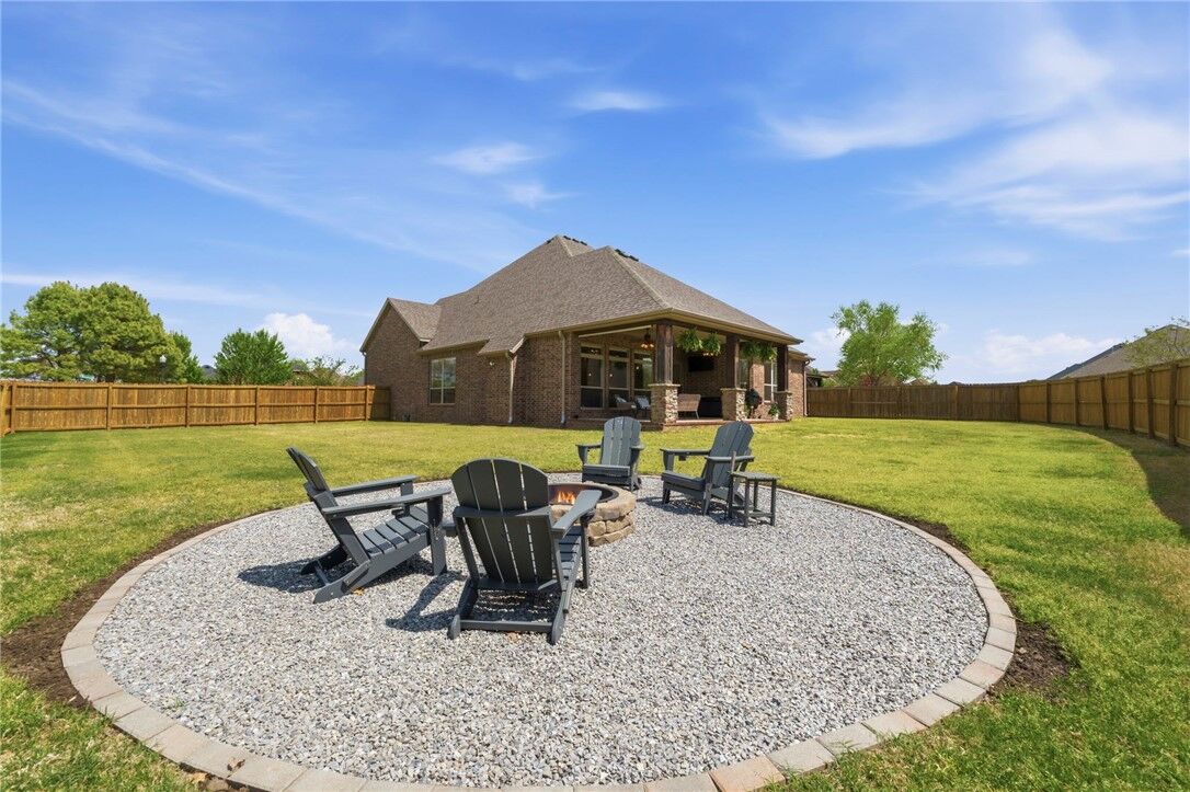 Property Photo:  1605 SW Rosedale Avenue  AR 72713 