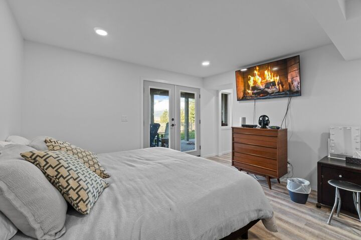 1321 10 Avenue NE — photo 1