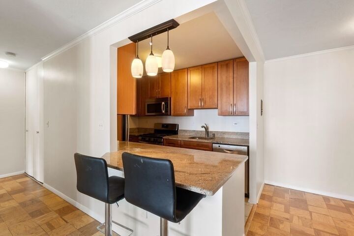 Property Photo:  6 Whittier Pl 12M  MA 02114 