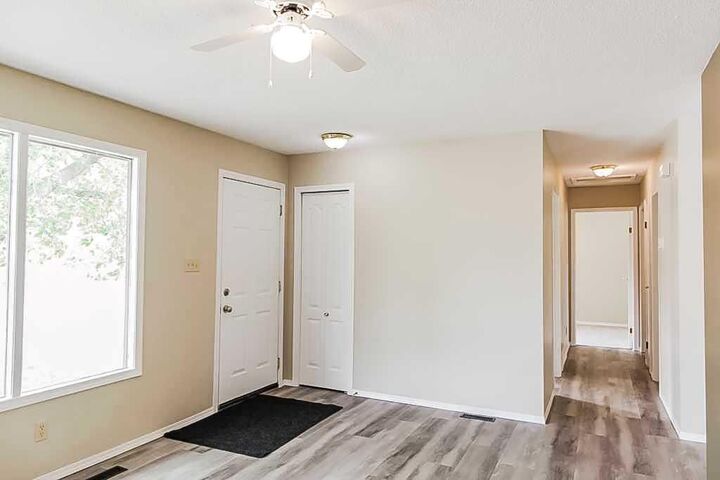 Property Photo: 9616 91B Avenue AB T8V 0H2