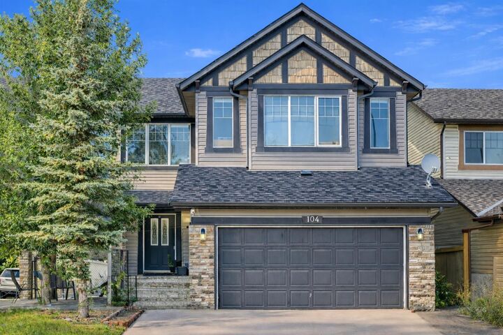 104 Panamount Terrace NW — photo 1