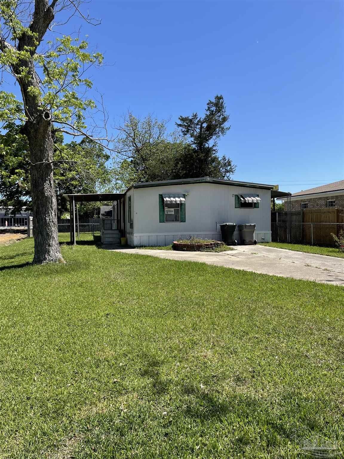 Property Photo:  13 Sioux Trl  FL 32506 