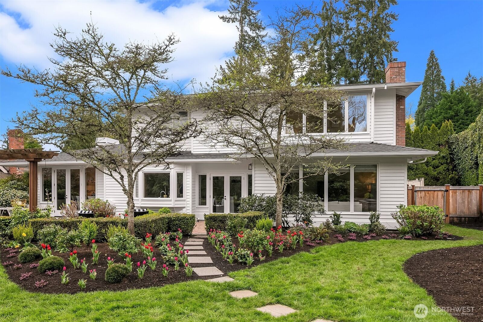Property Photo:  838  Evergreen Point Road  WA 98039 