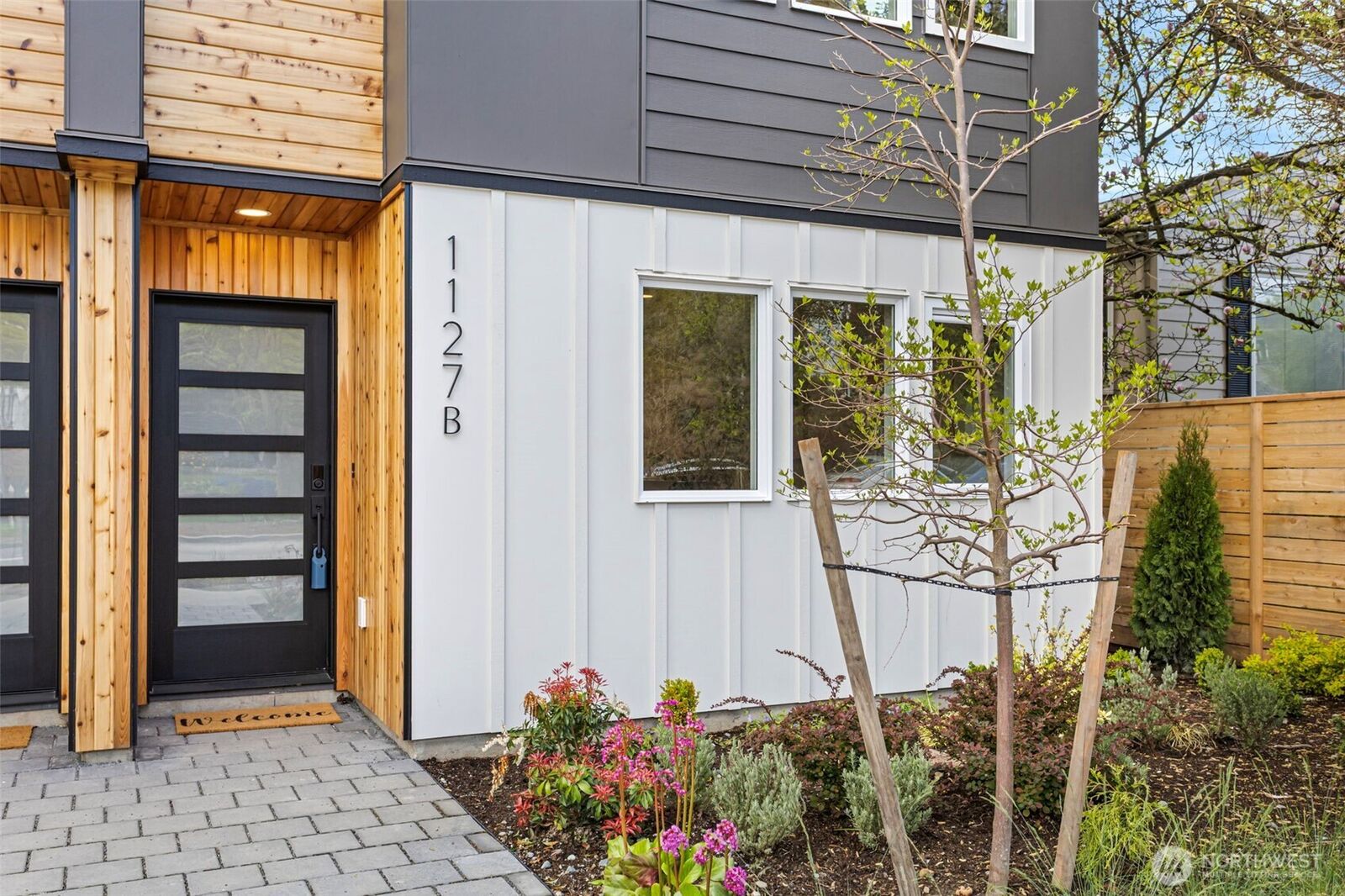 Property Photo:  1127 NW 58th Street B  WA 98107 