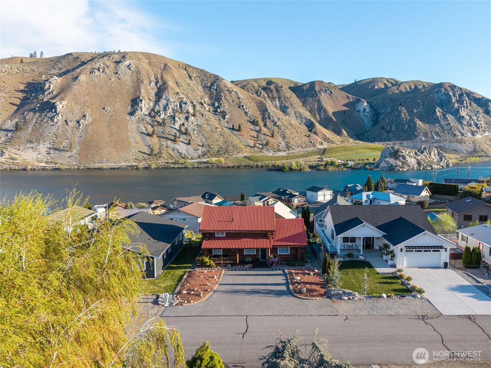 Property Photo:  215 W Marine View Place  WA 98843 