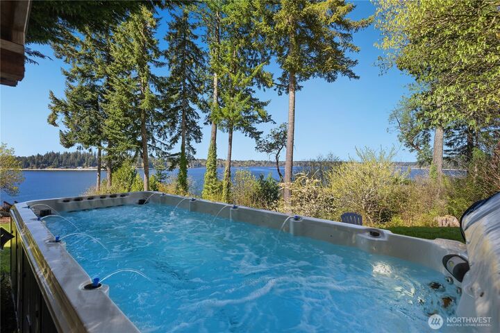 Property Photo:  5023  Cooper Point Road NW  WA 98502 