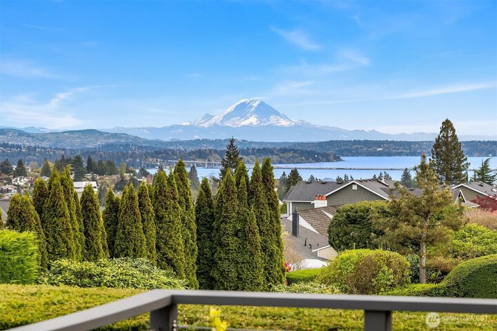 Property Photo:  7310  51st Avenue NE  WA 98115 