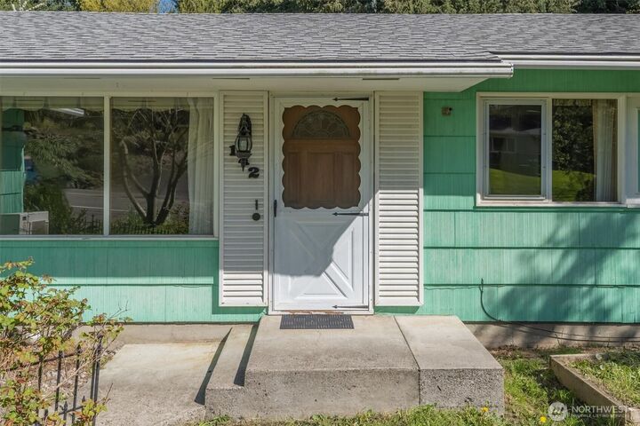 Property Photo: 142 Inglewood Drive WA 98632