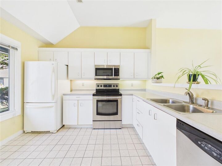 Property Photo:  4 Meadowbrook Way  RI 02882 