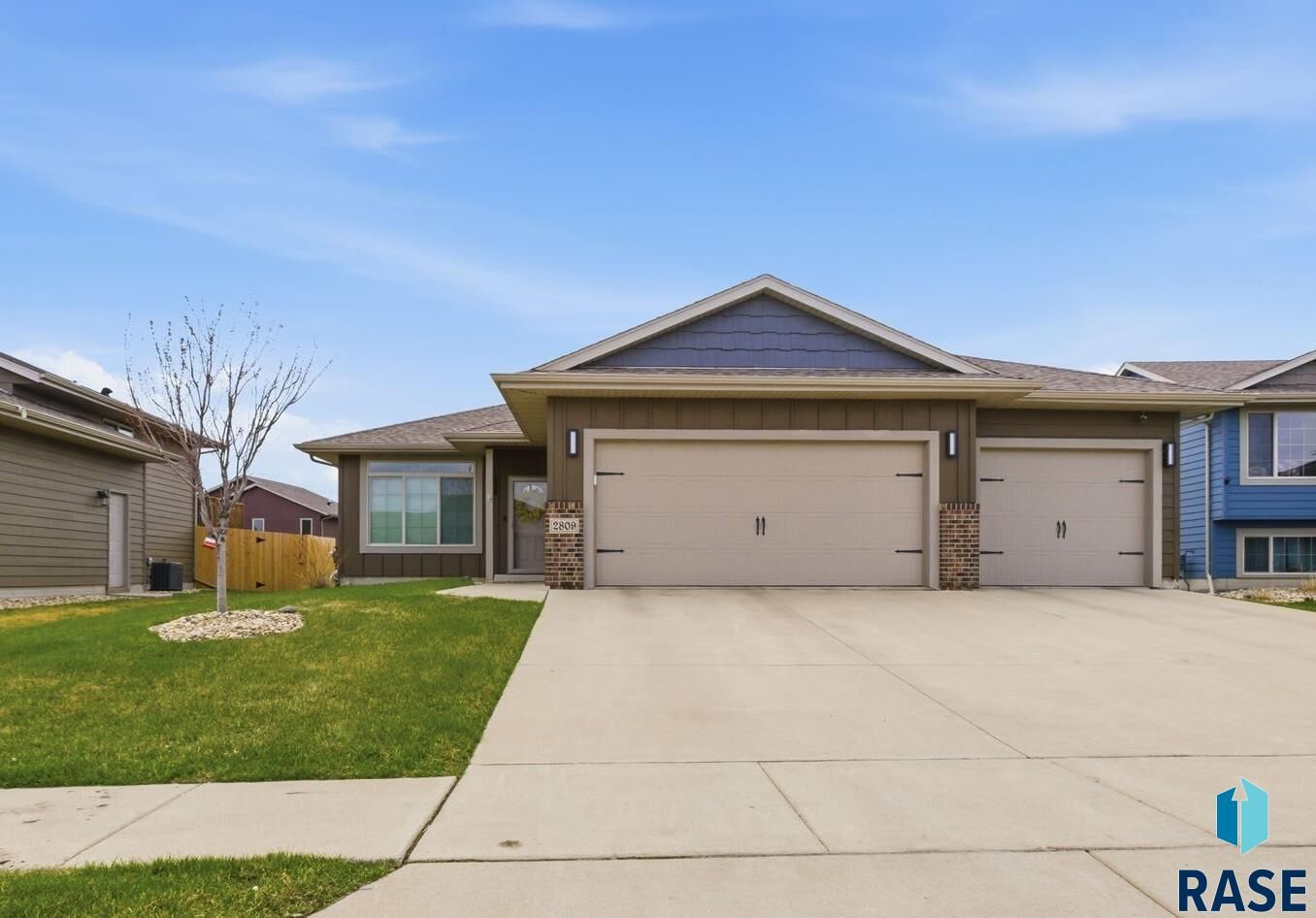 Property Photo:  2809 S Keyrell Dr  SD 57106 