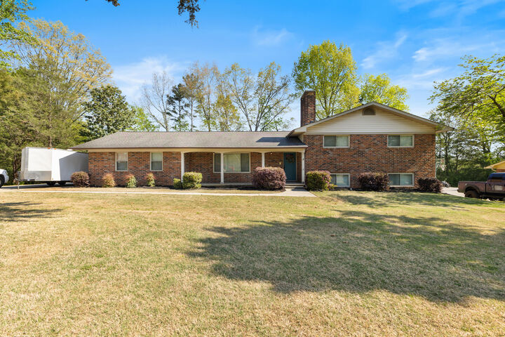 Property Photo:  3811 Woodcrest Circle NW  TN 37312 
