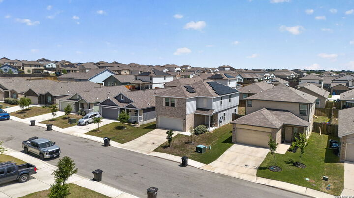 Property Photo:  5910 Frisbee Path  TX 78109 
