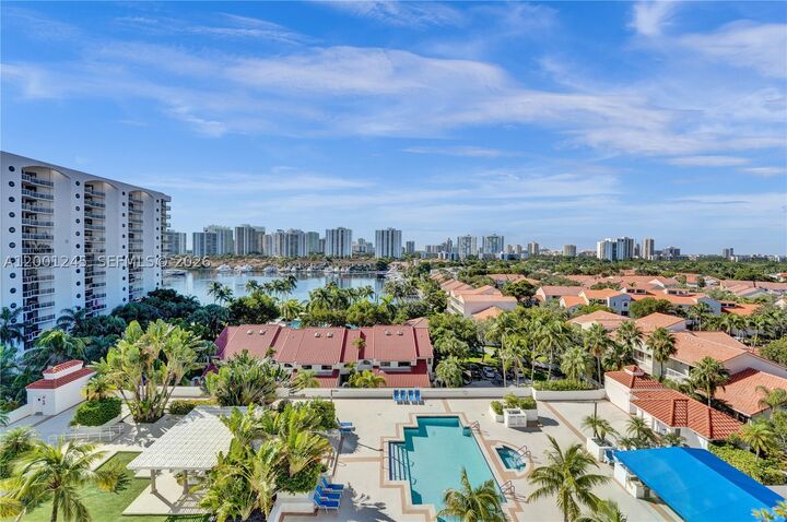 Property Photo: 3600 Yacht Club Dr 904 FL 33180