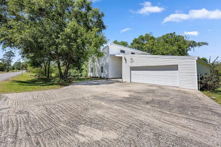 Property Photo:  124 Peggy Ln Lane  LA 70633 