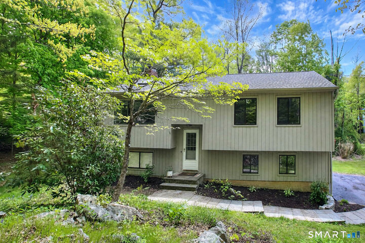 Property Photo:  518 Bennetts Farm Road  CT 06877 