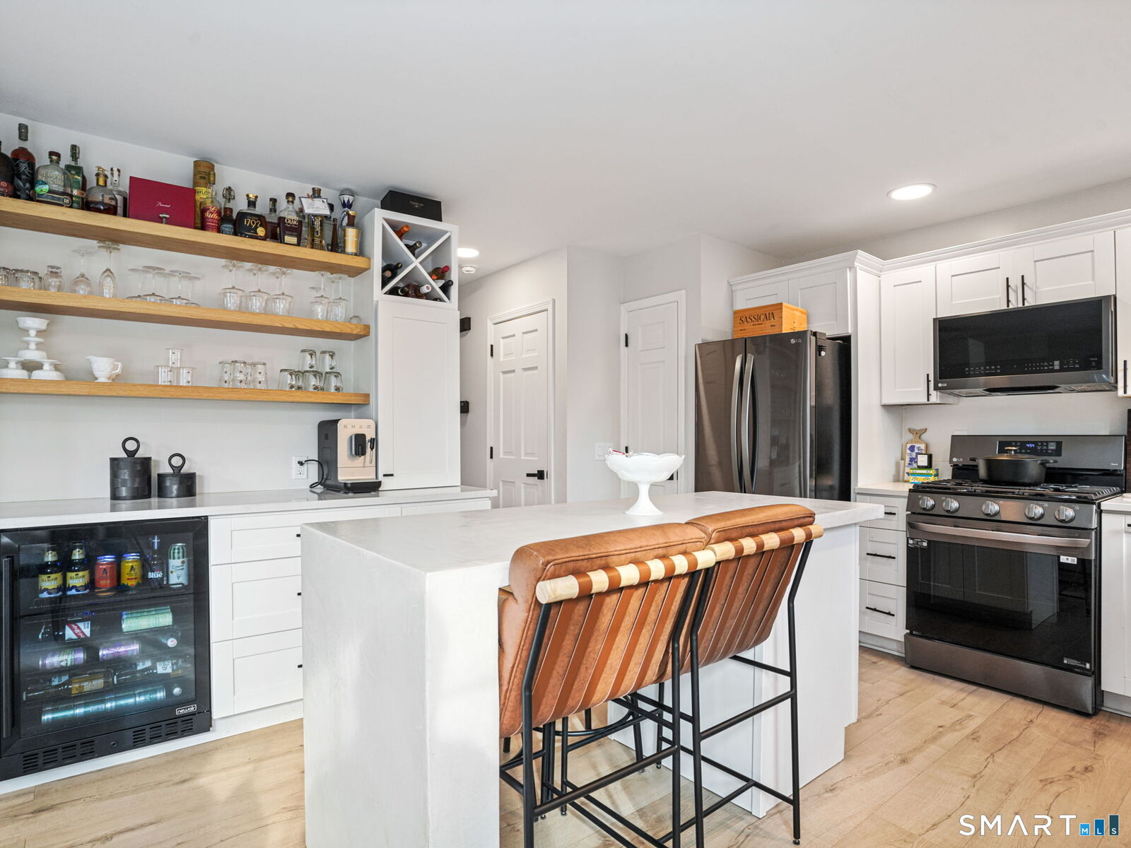 Property Photo: 1117 Black Rock Turnpike 1117 CT 06825