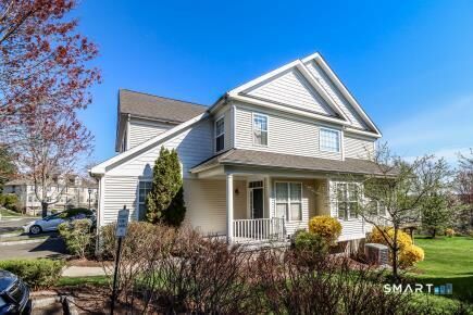 Property Photo:  61 Woodcrest Lane 61  CT 06810 