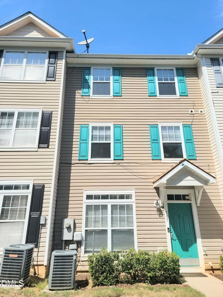 Property Photo: 2220 Valley Edge Drive 107 NC 27614