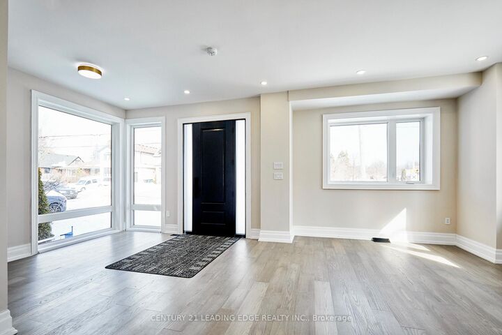 Property Photo:  50 Dorset Road  ON M1M 2S7 