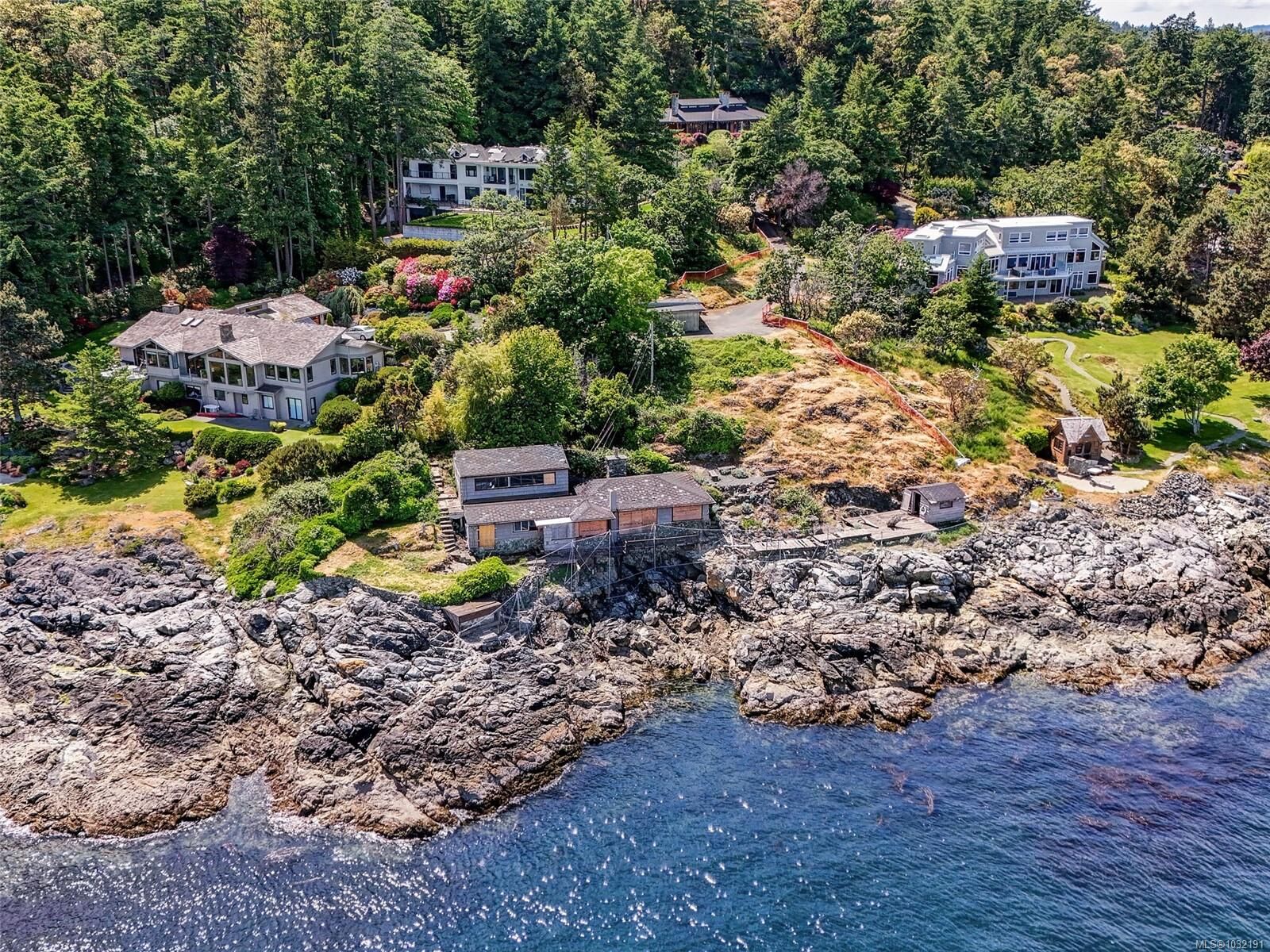 Property Photo: 6000 Lockehaven Dr BC V8N 4J5