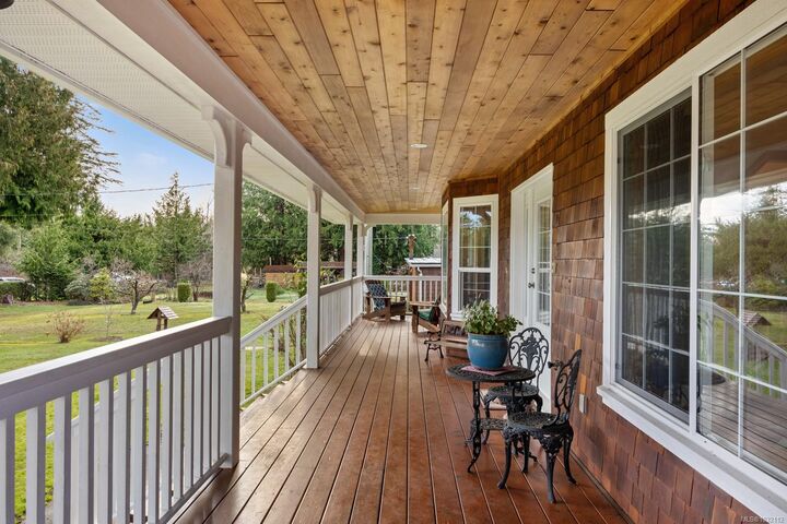 Property Photo: 1535 Baikie Rd BC V0R 1T0