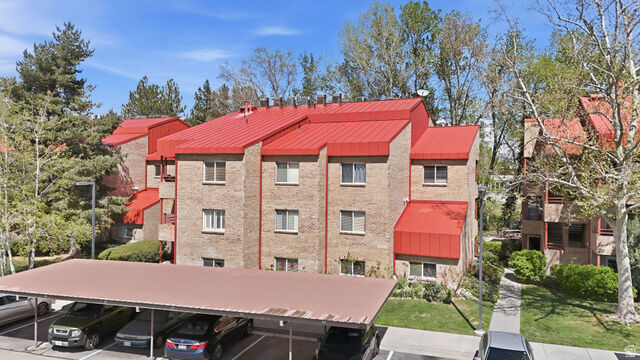 Property Photo:  4834 S Highland Cir 409  UT 84117 