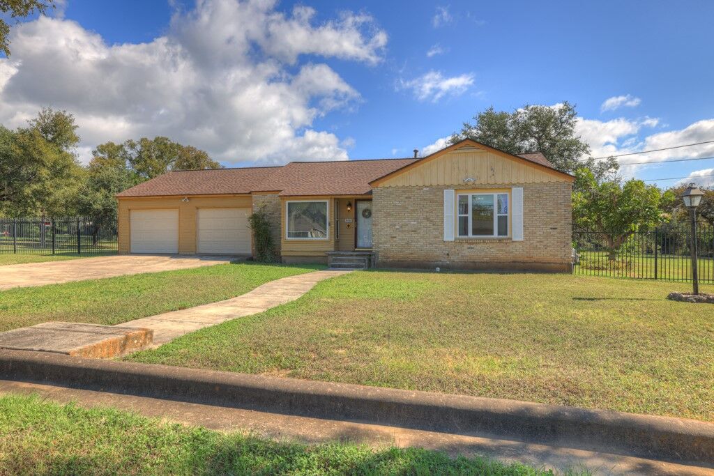 Property Photo: 800 N Bishop Street TX 78666