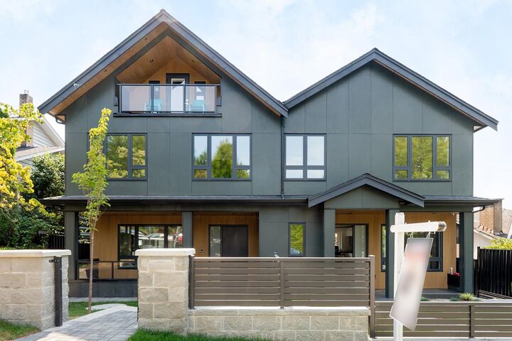 2022 Nanton Avenue — photo 1