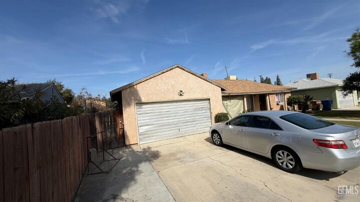 Property Photo:  4714 Frazier Avenue  CA 93309 