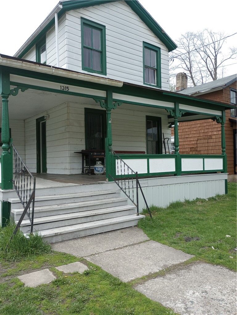 Property Photo:  1315 Hall Street  NY 14901 