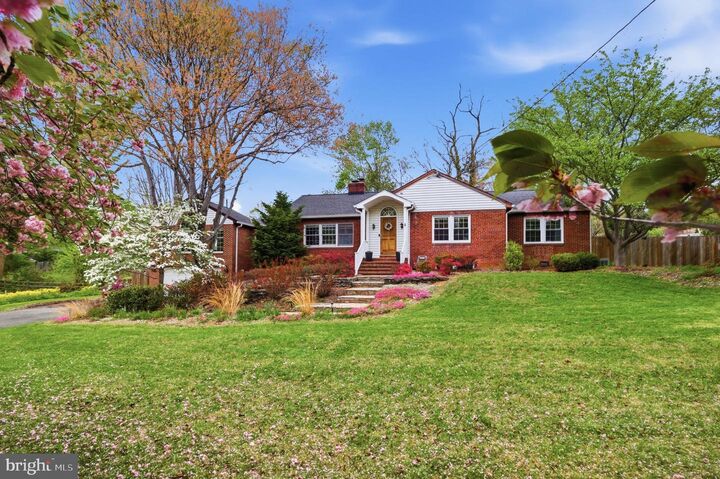 Property Photo:  4637 Randolph Drive  VA 22003 