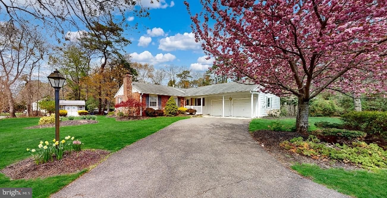 Property Photo:  7 Pin Oak Trail  NJ 08055 