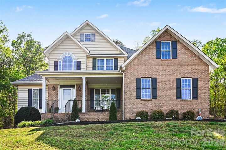 Property Photo: 7940 Oakmont Court NC 28602