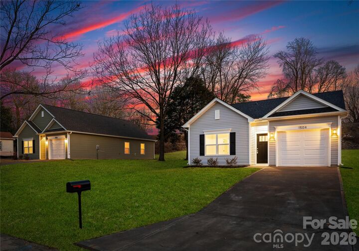 Property Photo:  3040 Mulberry Church Road  NC 28208 