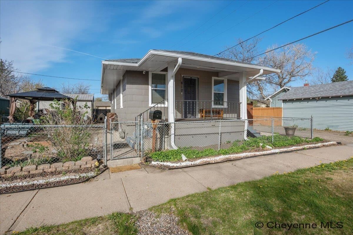 Property Photo:  810 Maxwell Ave  WY 82007 