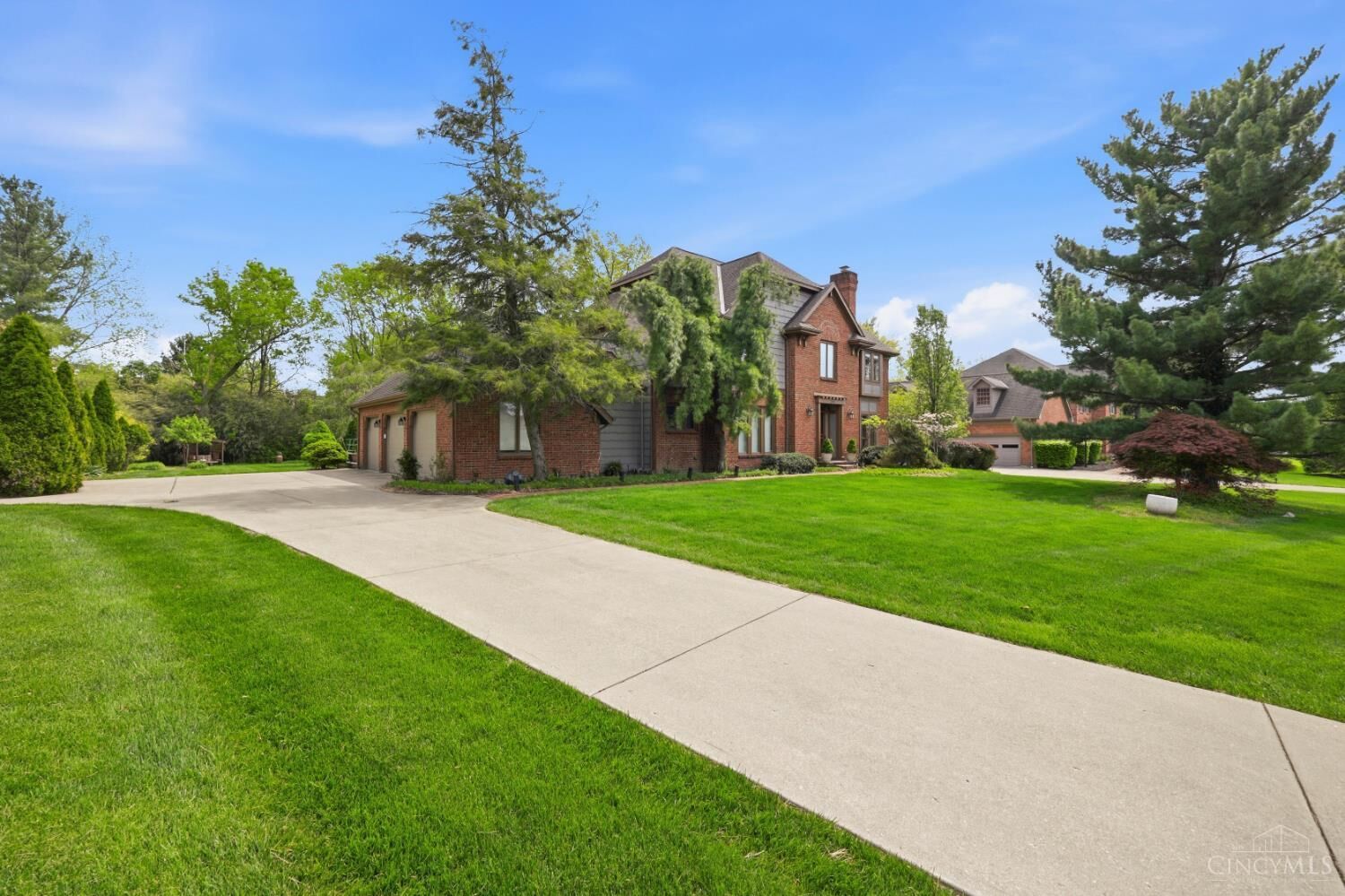 Property Photo:  3755 Fawnrun Drive  OH 45241 